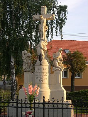 Szenthromsg szobor